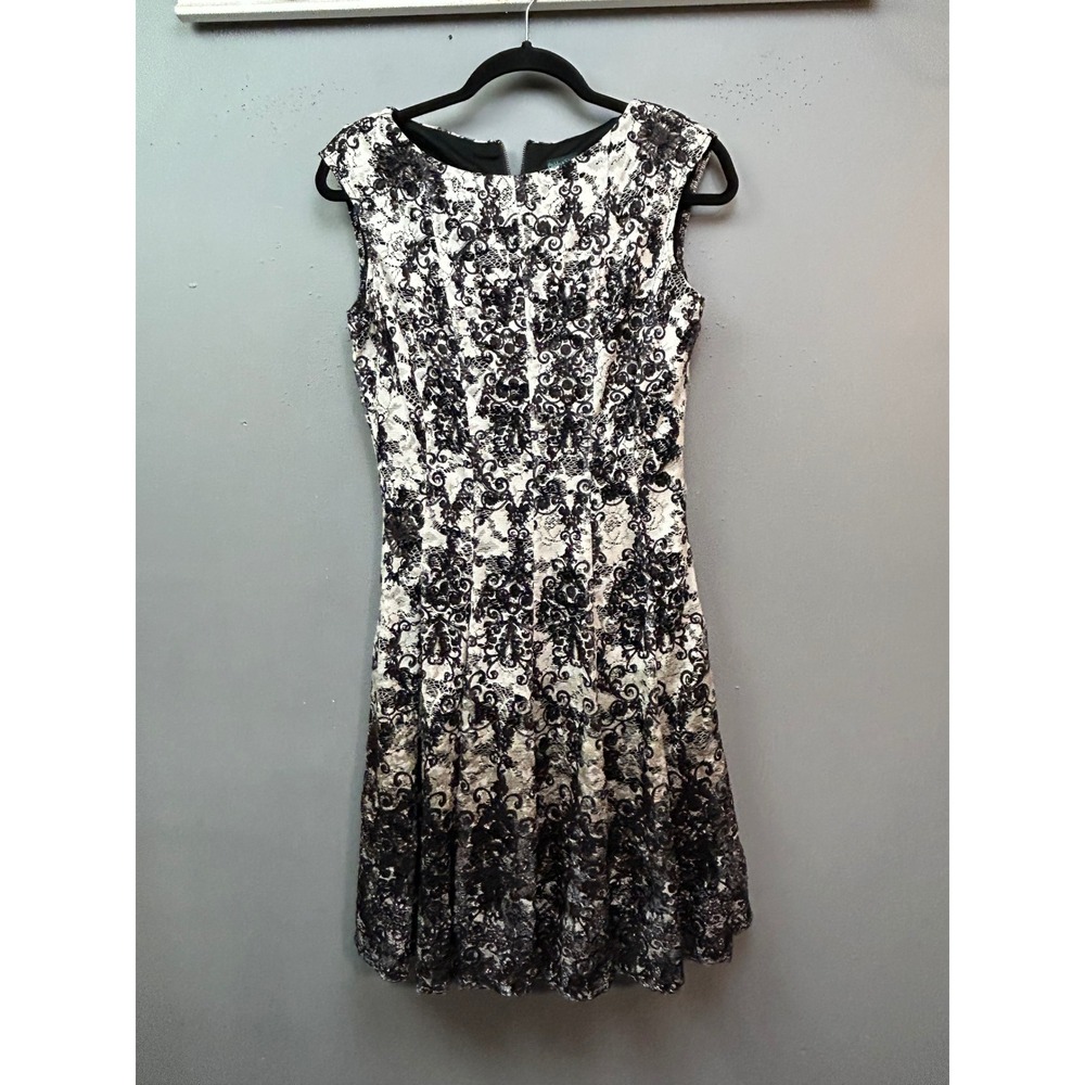 Gabby Skye Dress Women 6 Black White Damask Lace Fit & Flare Cocktail Sleeveless